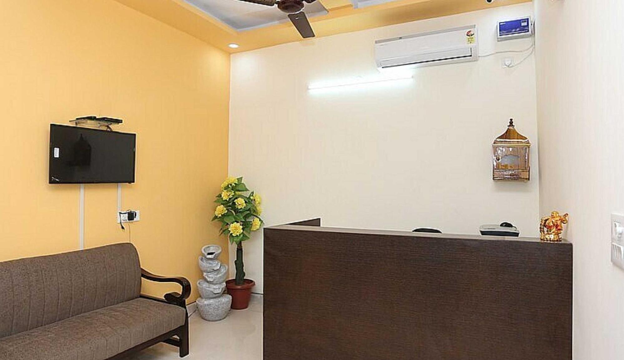 OYO 28867 Hotel Rock Star Faridabad Exteriör bild