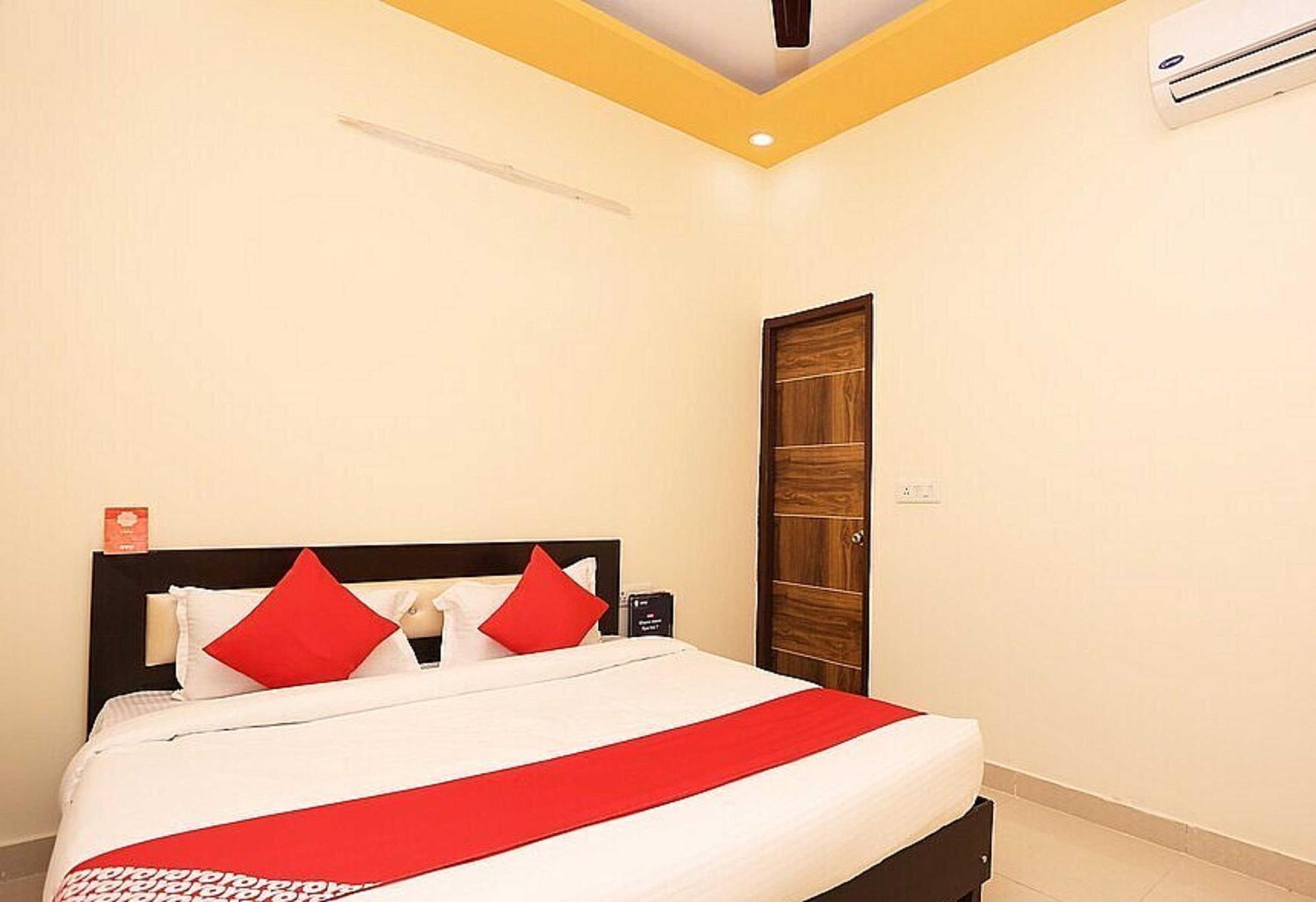 OYO 28867 Hotel Rock Star Faridabad Exteriör bild